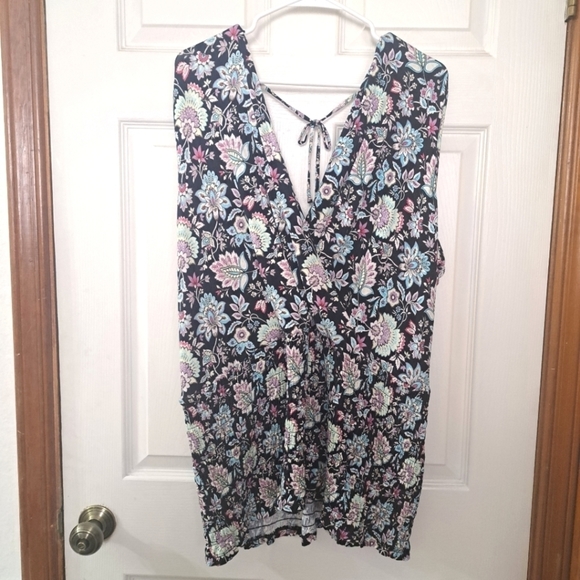 NWOT LANE BRYANT SLEEVELESS DOUBLE V-NECK BLOUSE - Picture 7 of 8